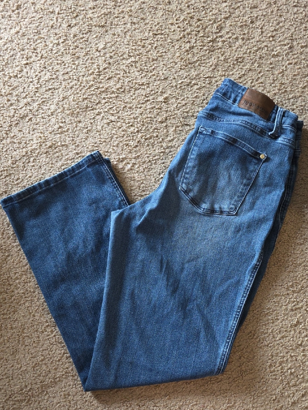 Judy Blue Men's Straight Jeans in Medium Blue Wash